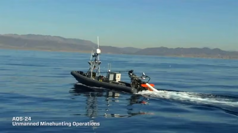 Hệ thống phát hiện thủy lôi nhờ có chức năng phát ra các tia laser công suất cao, hướng liên tục xuống mặt biển và cảm biến hình ảnh được truyền về trung tâm. Khi tác chiến, hệ thống này phối hợp với một số thiết bị khác để săn tìm mục tiêu.