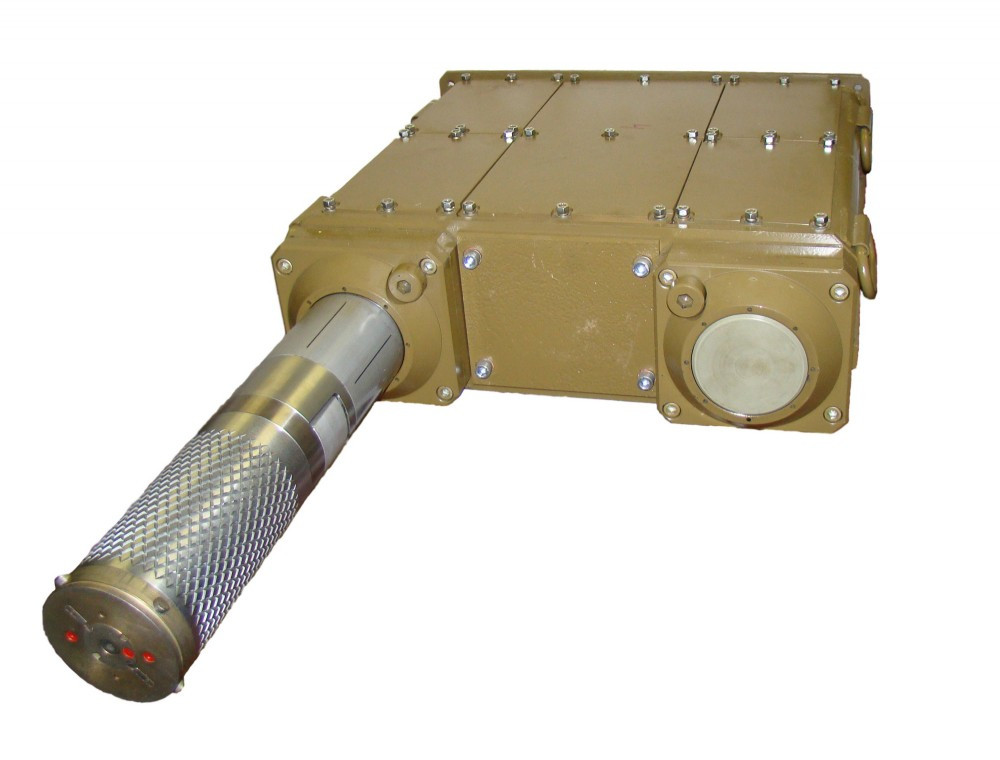 Khi ở trạng thái tĩnh, phần chiến đấu của tổ hợp APS thu gọn vào bên trong hộp bảo vệ và chỉ đưa ra ngoài khi cảm thấy có mối đe dọa, cảm biến sẽ liên tục quét xung quanh xe để phát hiện tên lửa hay đạn chống tăng bay tới.