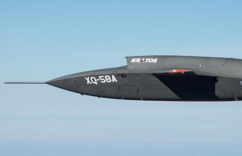 Tiem kich F-35 ban nham UCAV XQ-58A: My tu lam kho minh