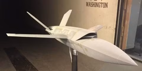 Một số quốc gia khác đang phát triển UAV yểm trợ tiêm kích tương tự XQ-58A Valkyrie.