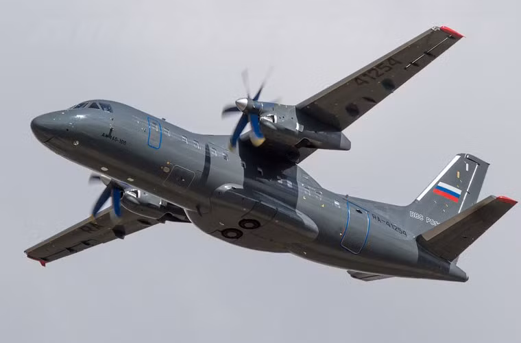 Lực lượng máy bay vận tải hải quân hiện sử dụng dòng máy bay An-24 và tương lai sẽ thay thế bằng An-140 hiện đại hơn (trong ảnh).