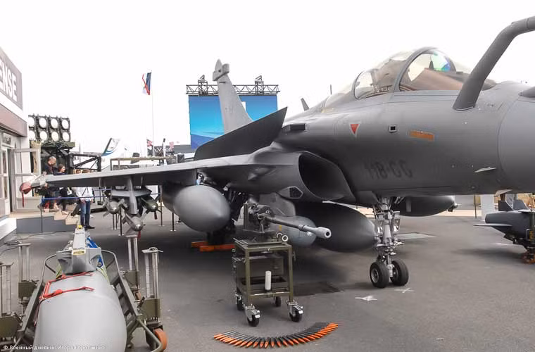 Can canh vu khi “khung” cua tiem kich Rafale