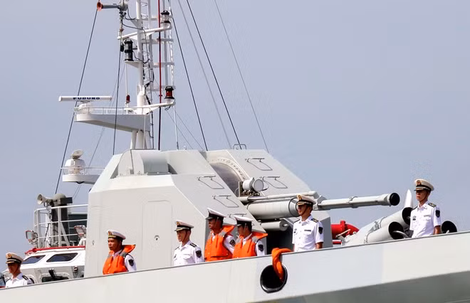 Cận cảnh một khí tài trên chiến hạm mang số hiệu 531 của Hải quân Trung Quốc.