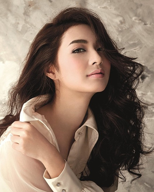 Tuy nhiên, đạo diễn Banjong vẫn quyết định chọn Nittha Jirayungyurn cho vai diễn này. Bởi vì đạo diễn vẫn hình dung nhân vật Nui tuy ngốc nghếch và mạnh mẽ nhưng lại có một đôi mắt khá buồn.