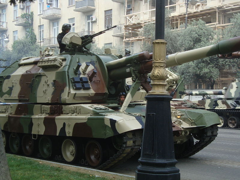 Trang bị lựu pháo tự hành của Azerbaijan cũng vượt xa Armenia. Theo đó, Quân đội Azerbaijan đang có trong tay ít nhất 18 khẩu pháo tự hành hạng nặng 2S19 Msta-S 152mm do Nga sản xuất…