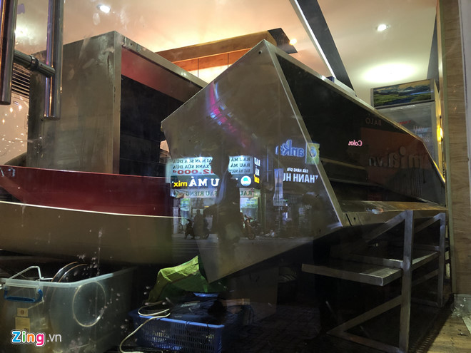 Kinh doanh thua lo, nha hang Mon Hue o TP.HCM bi nguoi den chuyen tai san-Hinh-2