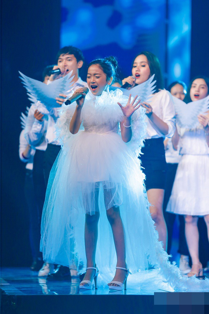 Su co tai hai, MC Nguyen Khang cong bo nham Quan quan Giong hat Viet nhi-Hinh-2