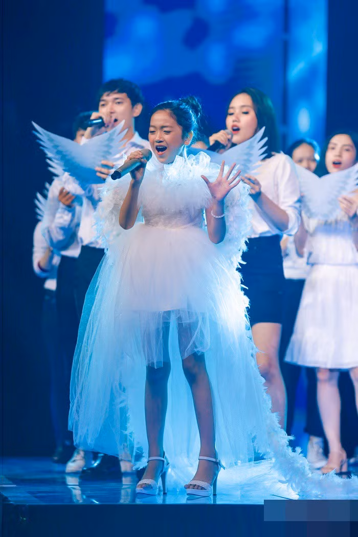 Su co tai hai, MC Nguyen Khang cong bo nham Quan quan Giong hat Viet nhi-Hinh-2