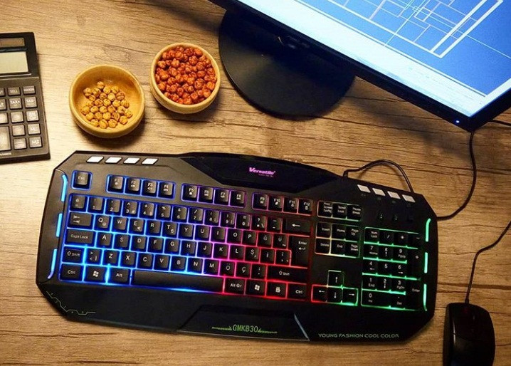 Bàn phím máy tính của bạn có nhiều vi khuẩn gấp 20.000 lần so với bồn cầu.