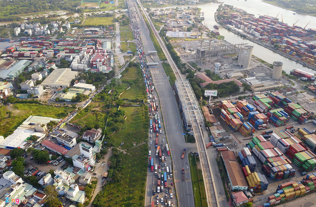 Cụm cảng ICD Trường Thọ có diện tích hơn 63 ha, bao gồm 6 cảng các điểm thông quan nội địa như cảng Phước Long, Phước Long 3, Transimex, Phúc Long, Sotrans... và một số nhà máy thép, trộn bê tông. Các cảng cạn này có vị trí chiến lược nằm ở đông bắc TP.HCM, gần các khu công nghiệp như Bình Dương, Đồng Nai, cảng sông, biển của thành phố và khu vực.