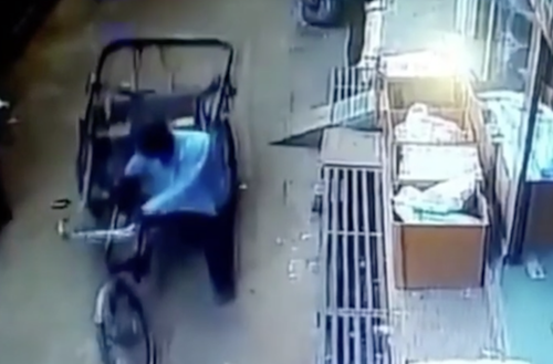 Roi 11m, cau be song sot than ky nho co duyen ngan nam moi gap...