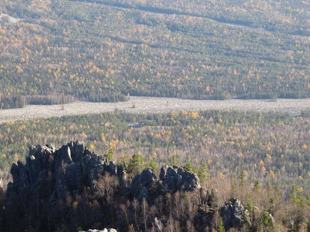 Các nhà khoa học cho biết, vào thời gian diễn ra kỷ băng hà cách đây 10.000 năm, các dòng sông băng bao phủ sườn núi Taganay.