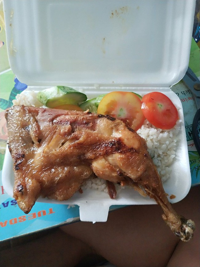 Dat com ga tren mang, co nang nga ngua khi nhan hang vai 'khuc xuong'-Hinh-3