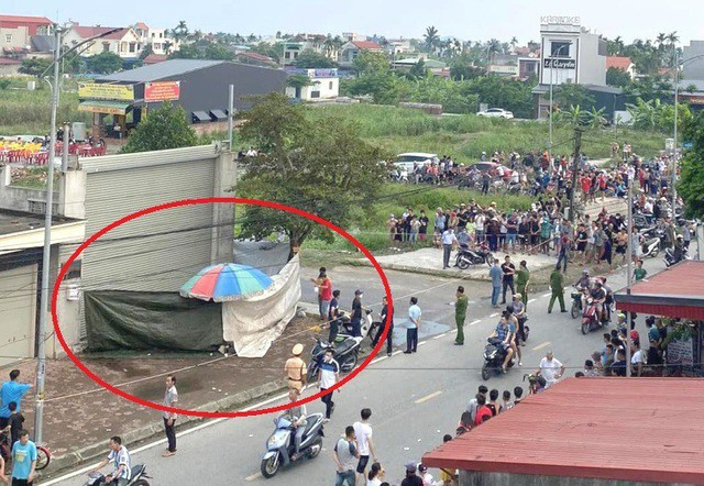 Tại hiện trường, lực lượng công xác định, nạn nhân là một cô gái trẻ, tử vong trong tư thế không mặc quần áo, 2 tay bị trói về phía trước bằng dây nilon, và phần đầu tử thi bị trùm bằng túi nylon màu đen. Sau đó, nạn nhân được cho vào 2 bao tải dứa. Một bao tải được trùm từ đầu đến phần thân người; bao còn lại trùm từ phần chân đến lưng nạn nhân; 2 đầu bao tải này được buộc lại bằng dây.