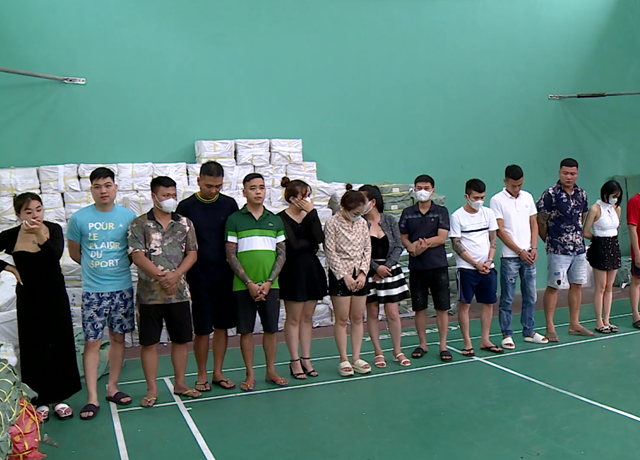 Bắc Ninh: Phát hiện 17 nam nữ tụ tập “thác loạn” tại biệt thự riêng - Hình 2 Bac Ninh: Phat hien 17 nam nu tu tap “thac loan” tai biet thu rieng-Hinh-2