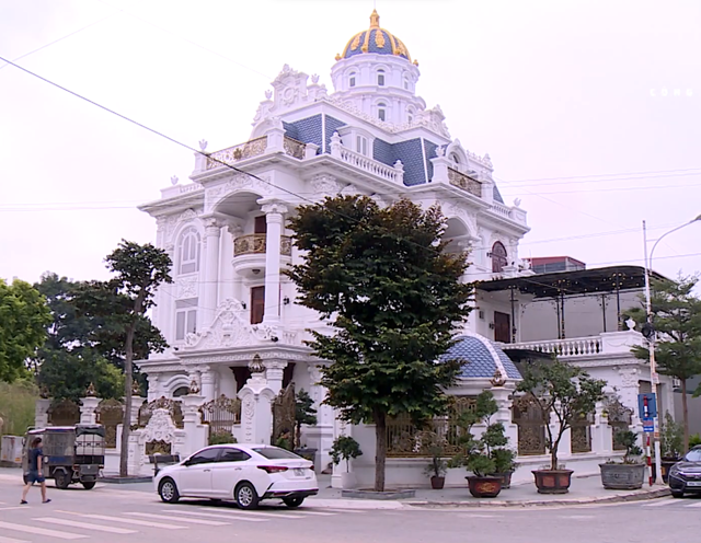 Bắc Ninh: Phát hiện 17 nam nữ tụ tập “thác loạn” tại biệt thự riêng Bac Ninh: Phat hien 17 nam nu tu tap “thac loan” tai biet thu rieng