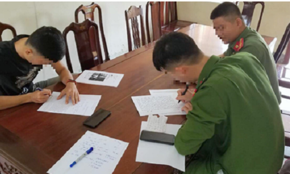 Ngay lập tức, cơ quan công an đã triệu tập làm việc với vợ chồng Chảo cùng các con trai, con dâu. Mặc dù, cả nhà Chảo rất kín kẽ, phủ nhận có liên quan đến cái chết của anh Páo, các điều tra viên nhận định chắc chắn Chảo là tình nghi số 1. Lúc này, Giàng A Lùng, con trai của Chảo cũng bị triệu tập. Trước sự dày dạn của các điều tra viên, Lùng đã khai được bố và anh trai là Giàng A Dình kể về vụ sát hại kẻ trộm. (Ảnh minh họa, nguồn internet)