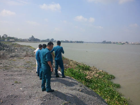 Xác định đây là vụ án giết người đặc biệt nghiêm trọng, Ban Giám đốc Công an Đồng Nai đã chỉ đạo Phòng CSĐT tội phạm về TTXH phối hợp với Công an TP Biên Hòa tập trung điều tra làm rõ. Ngoài ra, qua thông tin đấu tranh phòng chống tội phạm, Công an TP Biên Hòa còn được tin vào ngày 12/2, cơ quan CSĐT CA TP HCM đã phát hiện một tử thi phụ nữ không đầu và tay chân trôi dạt trên tuyến sông Đồng Nai, thuộc phường Long Bình, quận 9. (Ảnh minh họa, nguồn internet) 