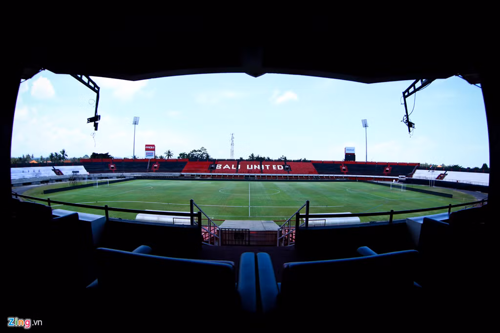 Lối đi giữa các hàng ghế rộng rãi. Ảnh: Zing.