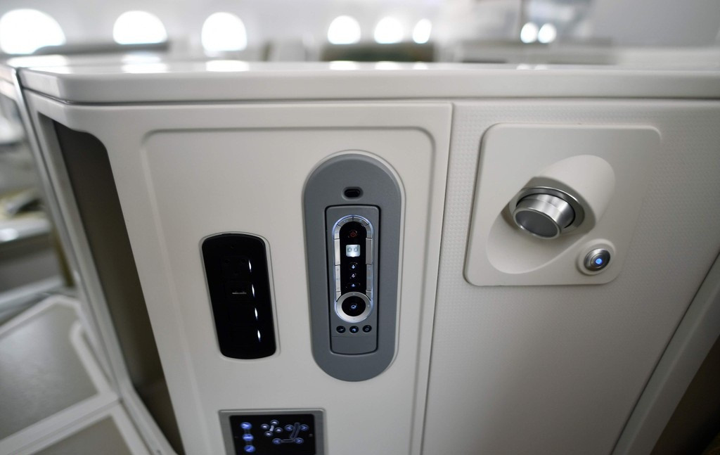 Boeing 787-10 còn đặc biệt thân thiện với môi trường nhờ tích hợp công nghệ tiên tiến giúp giảm 25% nhiên liệu tính trên mỗi ghế và khí thải so với các máy bay thế hệ trước. Ảnh: Zing