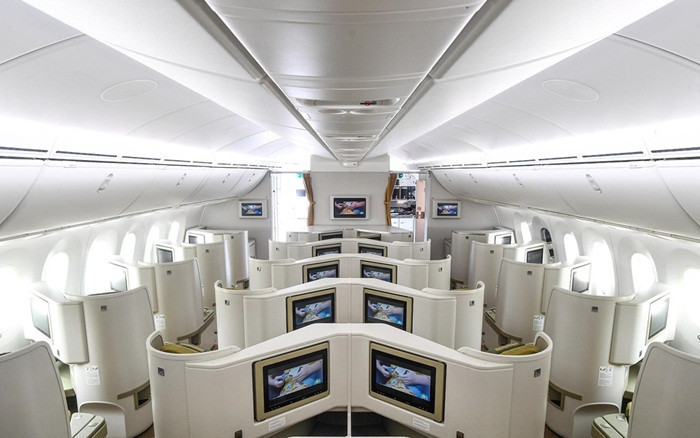 Boeing 787-10 được thiết kế 24 ghế hạng thương gia và 343 ghế hạng phổ thông. Ảnh: Zing