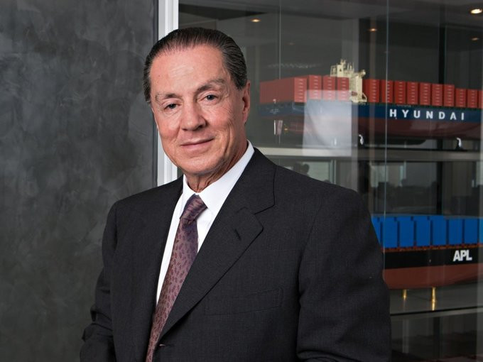 Tỷ phú bất động sản và đóng tàu - Eyal Ofer sở hữu nhà tại Tel Aviv. Ông hiện có tài sản khoảng 9,7 tỷ USD.