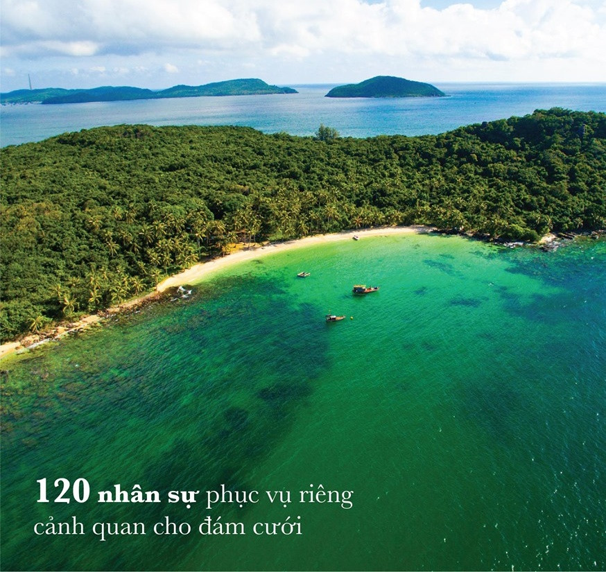 Để không gian cử hành hôn lễ được chuẩn bị thật hoàn hảo, sẽ có 120 nhân viên khách sạn cùng nhau thực hiện quá trình trang trí. Ảnh: voh.