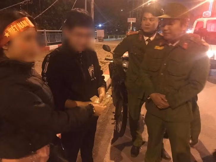 Nu giang ho goi dan em danh chang trai di nhat xac thai nhi vi bi nhac vuot den do