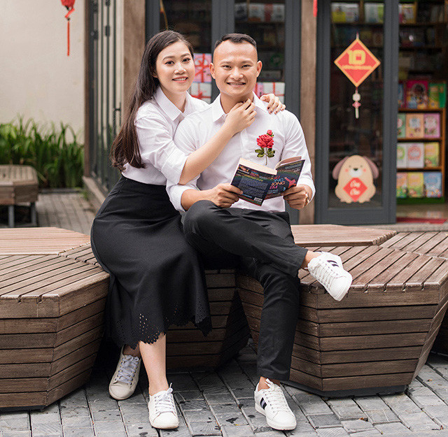 Trọng Hoàng được xem là "con át chủ bài" trong chiến lược của HLV Park Hang Seo. Hiện tại, hai vợ chồng Trọng Hoàng đang sống trong một căn chung cư hiện đại, không quá rộng. Ảnh: Giadinhnet.