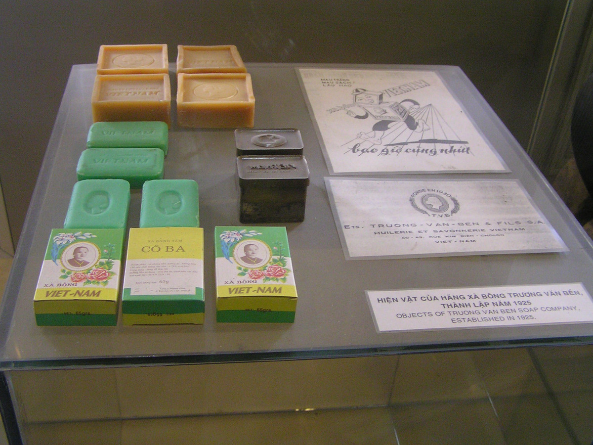 Xưởng sản xuất xà bông Cô Ba hồi đó tại Chợ Lớn. Mỗi tháng, xưởng sản xuất khoảng 600 tấn xà bông. Ảnh: Hiephoiduabentre.