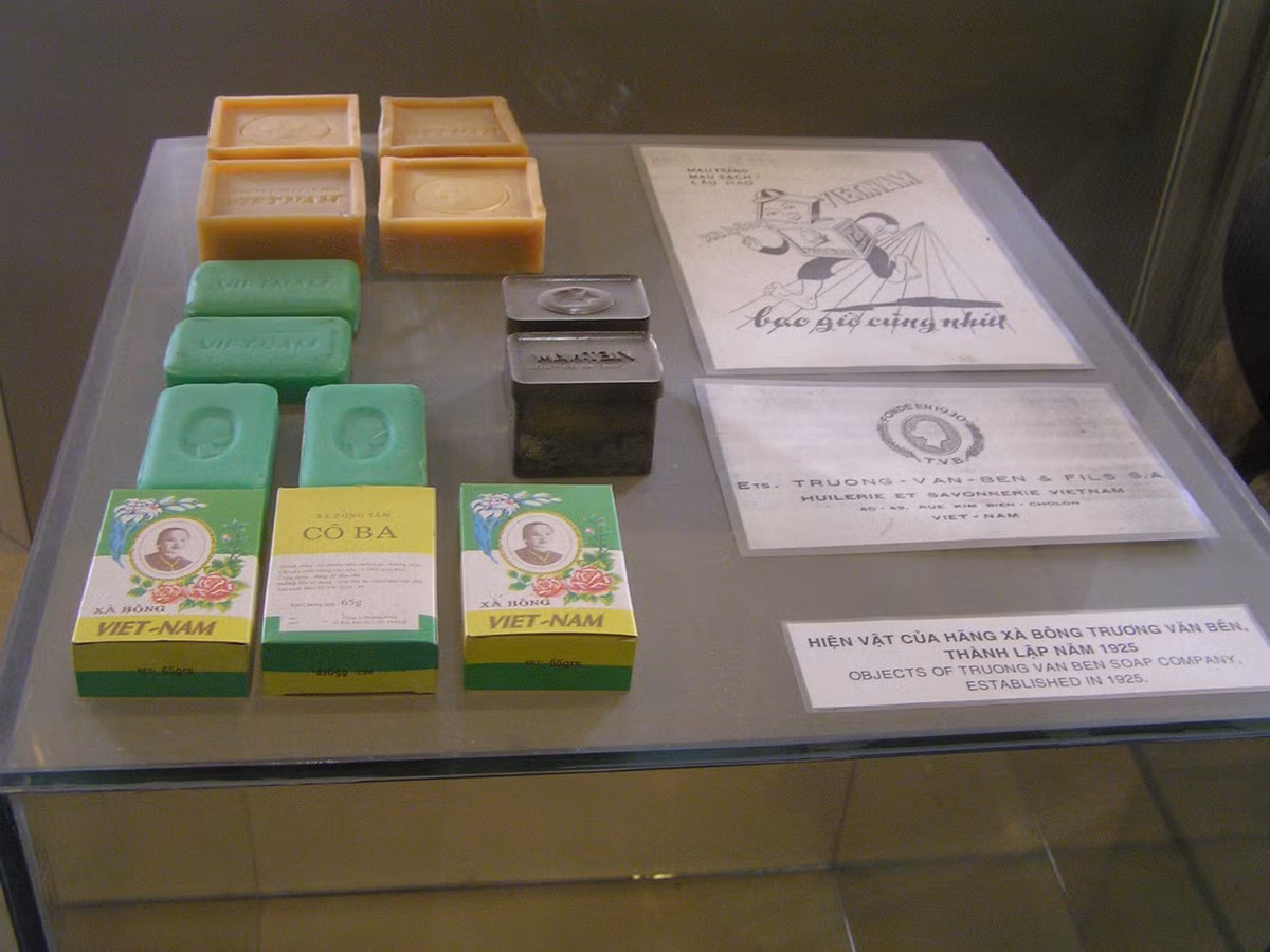 Xưởng sản xuất xà bông Cô Ba hồi đó tại Chợ Lớn. Mỗi tháng, xưởng sản xuất khoảng 600 tấn xà bông. Ảnh: Hiephoiduabentre.