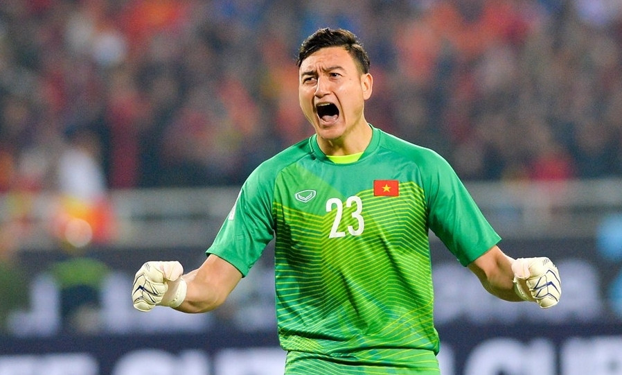 Ít khi tiết lộ những thông tin về gia đình, nhắc tới Lâm Tây, người hâm mộ chỉ biết tới quá khứ cực khổ, những ngày “dành cả thanh xuân” chỉ để mong được cống hiến cho đội bóng. Ảnh: Zing