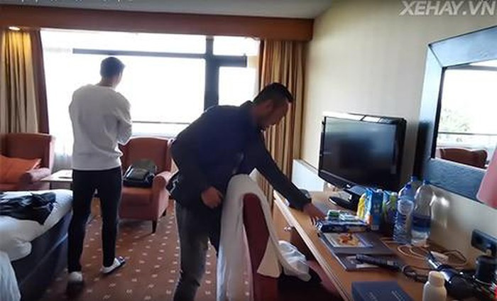 Căn phòng của Đoàn Văn Hậu thoáng đãng, tiện nghi. Ảnh: Xehay.