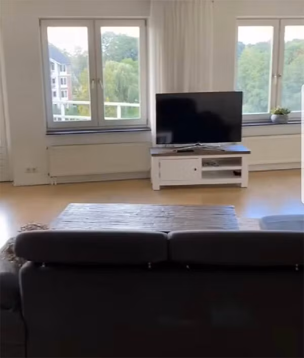 Đoàn Văn Hậu hiện đang khoác áo CLB SC Heerenveen (Hà Lan). Tại đây, Văn Hậu được CLB cấp cho một căn hộ riêng khá thoáng đãng. Ảnh: FBNV.