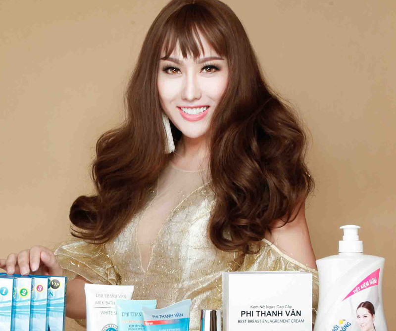 Phi Thanh Vân cũng là người đại diện theo pháp luật của Công ty TNHH thương mại dịch vụ Phi Thanh Vân. Ngành nghề kinh doanh chính của công ty là sản xuất phim điện ảnh, video và chương trình truyền hình (trừ phát sóng, sản xuất phim). Ảnh: Dân Việt.