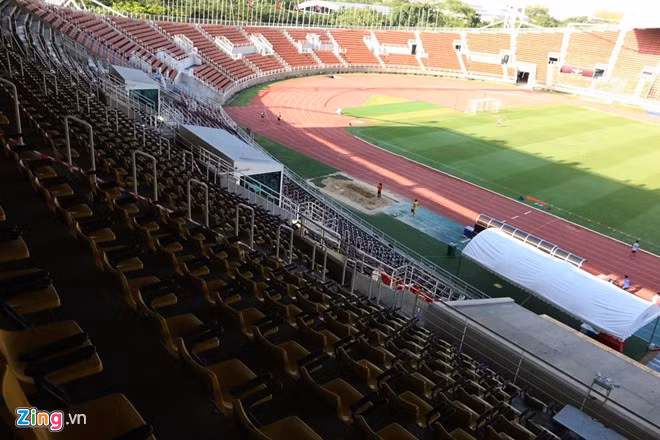 Dù sức chứa không lớn nhưng sân vận động Thammasat vẫn được xem là một trong những sân đấu hiện đại và đẹp nhất Thái Lan. Ảnh: Zing.