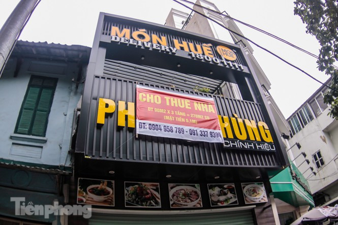 Cơ sở tại phố Văn Miếu có dấu hiệu trả mặt bằng, Chủ nhà đăng biển cho thuê lại.