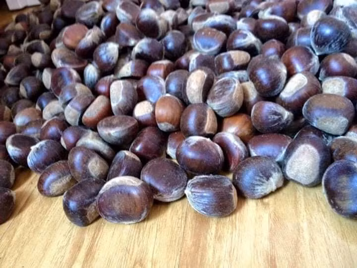 Hạt dẻ rang nóng thì có giá từ 75.000 -100.000 đồng/kg.