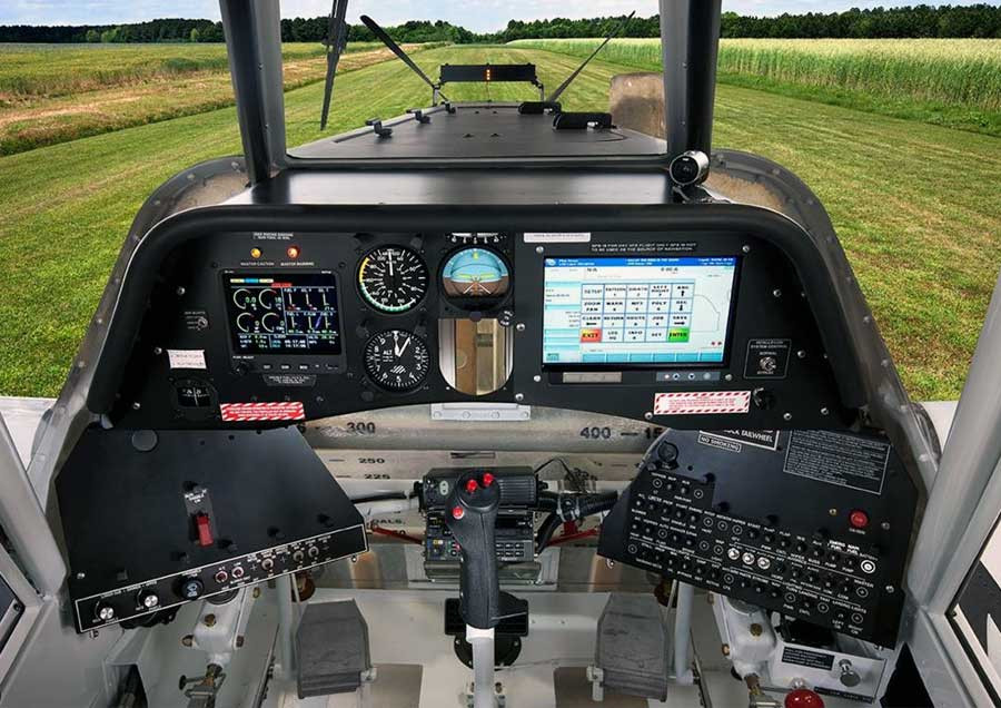 Bên trong khoang buồn lái của máy bay Thrush 510P. Ảnh: Aerocontact.