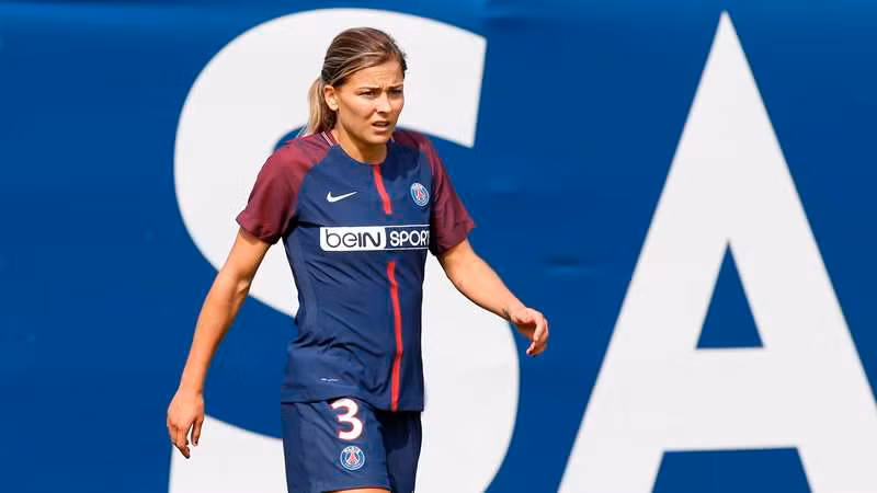 Thu nhap cua cau thu bong da nu 