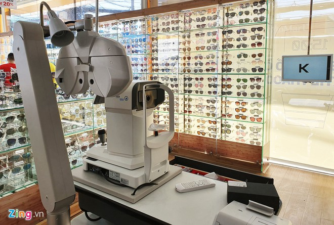 Mới đây nhất, Thế Giới Di Động tiếp tục thử nghiệm bán kính thuôc. Cửa hàng đầu tiên thử nghiệm sản phẩm mới này ở quận 9, TP.HCM. Ảnh: Zing.