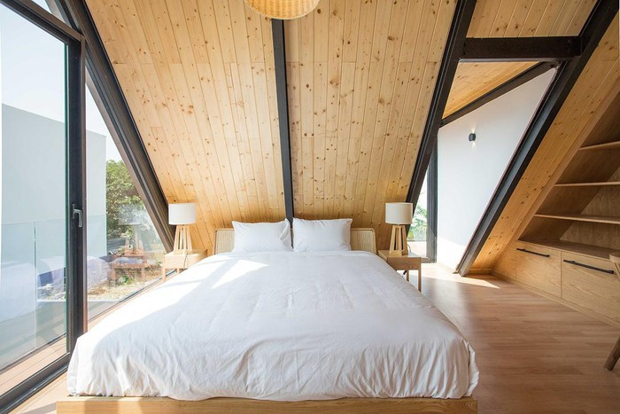 Không gian phòng ngủ tầng trệt.