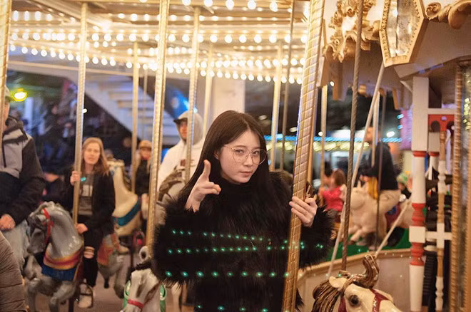 Sau khi ra trường và có công việc ổn định, Cẩm Tú không còn nhận tiền từ bố mẹ.