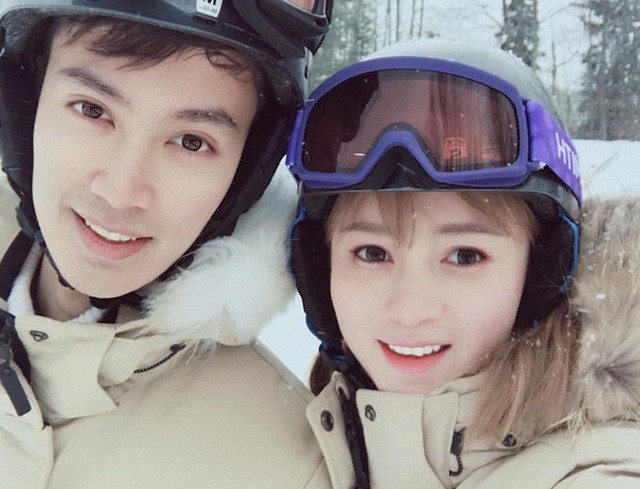 Với 9X này, việc ”mua sắm đồ hiệu” cũng là một cách để trân trọng sự sáng tạo và công sức của những người thợ làm ra những món đồ đấy, cũng như là tôn trọng cái đẹp chứ không đơn giản chỉ là ”vung tiền mua sắm không cần suy nghĩ. Nguồn ảnh: FBNV.