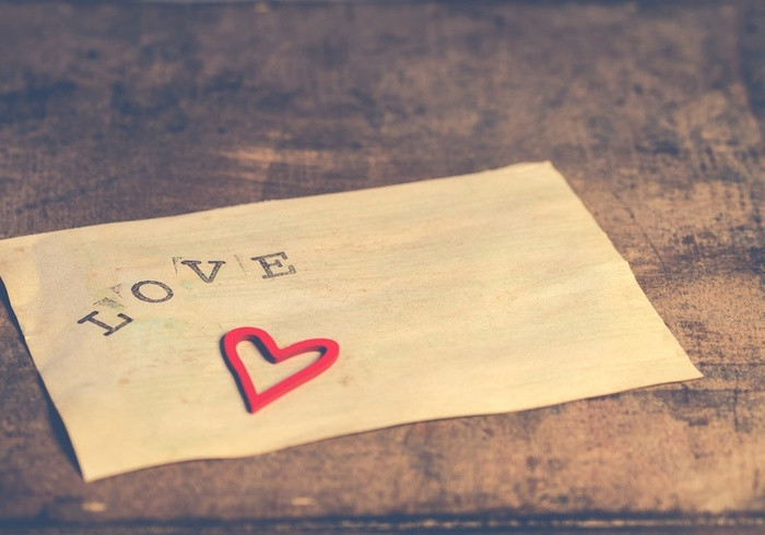 Chong viet hang tram la thu tinh cho vo suot 64 nam