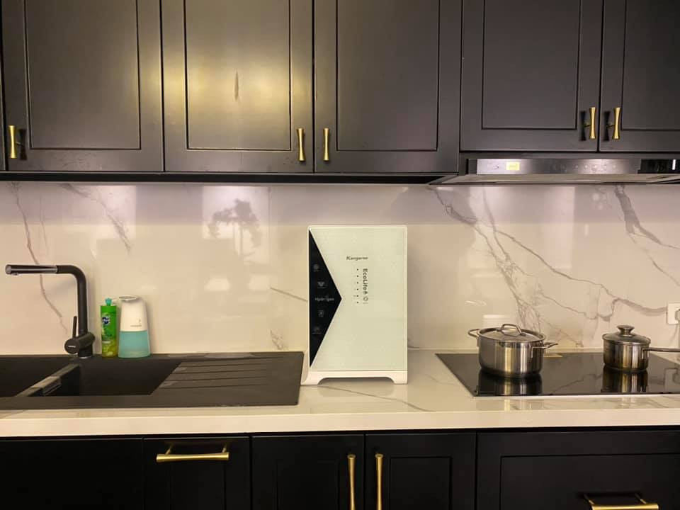 Góc bếp với nội thất hiện đại.