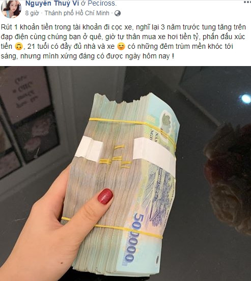 Cuối tháng 5, Thúy Vi gây chú ý khi khoe rút tiền đi đặt cọc để tậu xế hộp tiền tỷ.