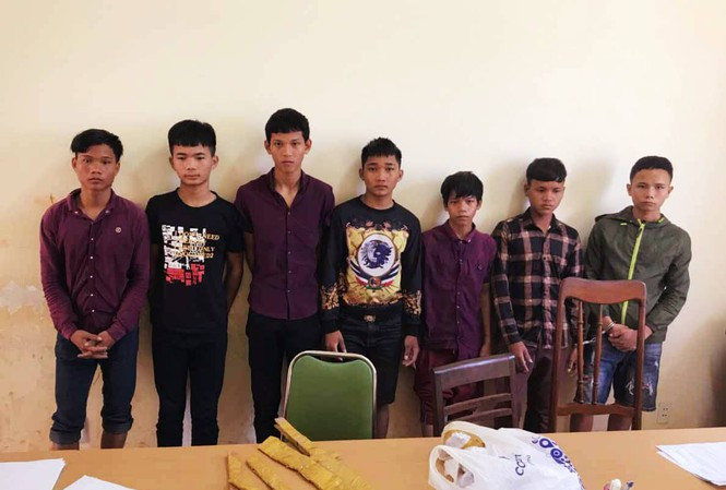 Bi phong dao tu vong vi mang dao kiem den lang khac 