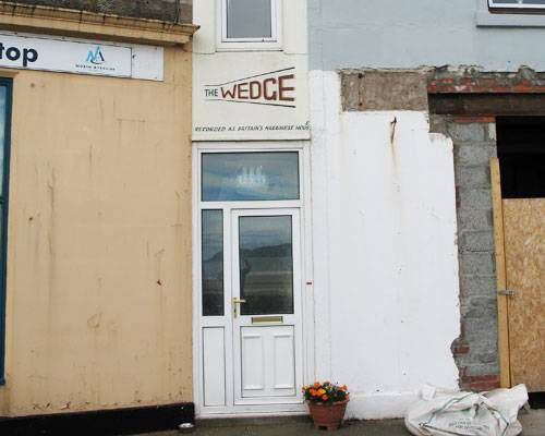 Ngôi nhà siêu mỏng có tên The Wedge ở đảo Great Cumbrae (Scotland) có mặt tiền chỉ rộng 1,2 m. Ảnh: MNN.