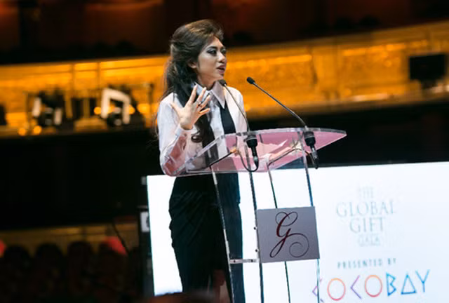 Bi an bong hong tung dua Cristiano Ronaldo sang quang cao Cocobay DN “vo tran”